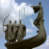 Памятник основателям Киева. Кий, Щек, Хорив и сестра их Лыбидь